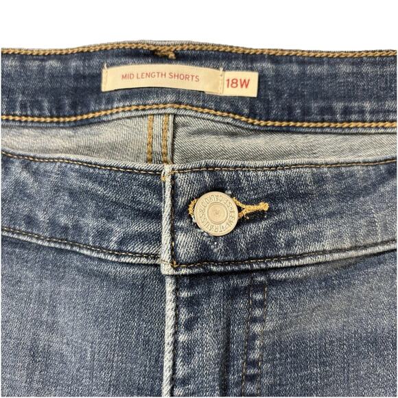 Levi's Denim Mid Length Shorts Women's 18W Hypersoft Medium Wash Mid Rise NWT - Picture 5 of 11